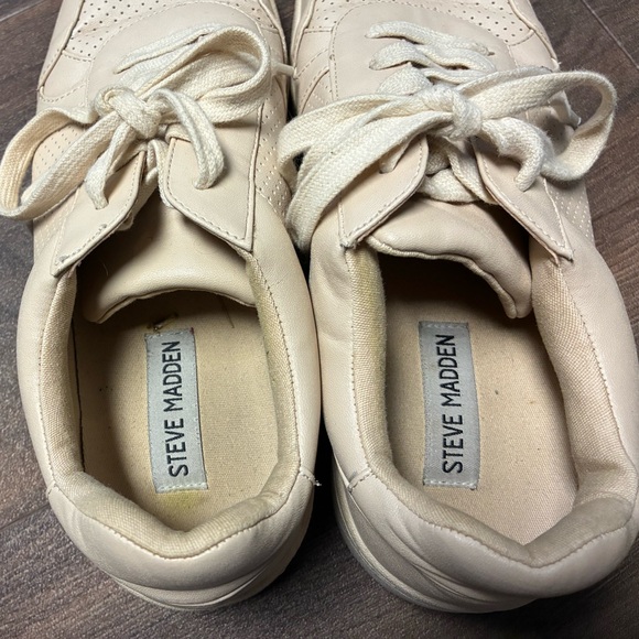 Steve Madden Doyen Sneakers - Picture 2 of 7